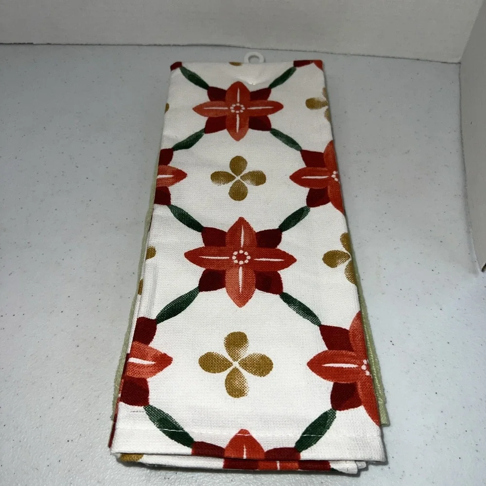 St. Nicholas Square Deck The Halls Red Green Christmas Poinsettia Towel Set NWOT